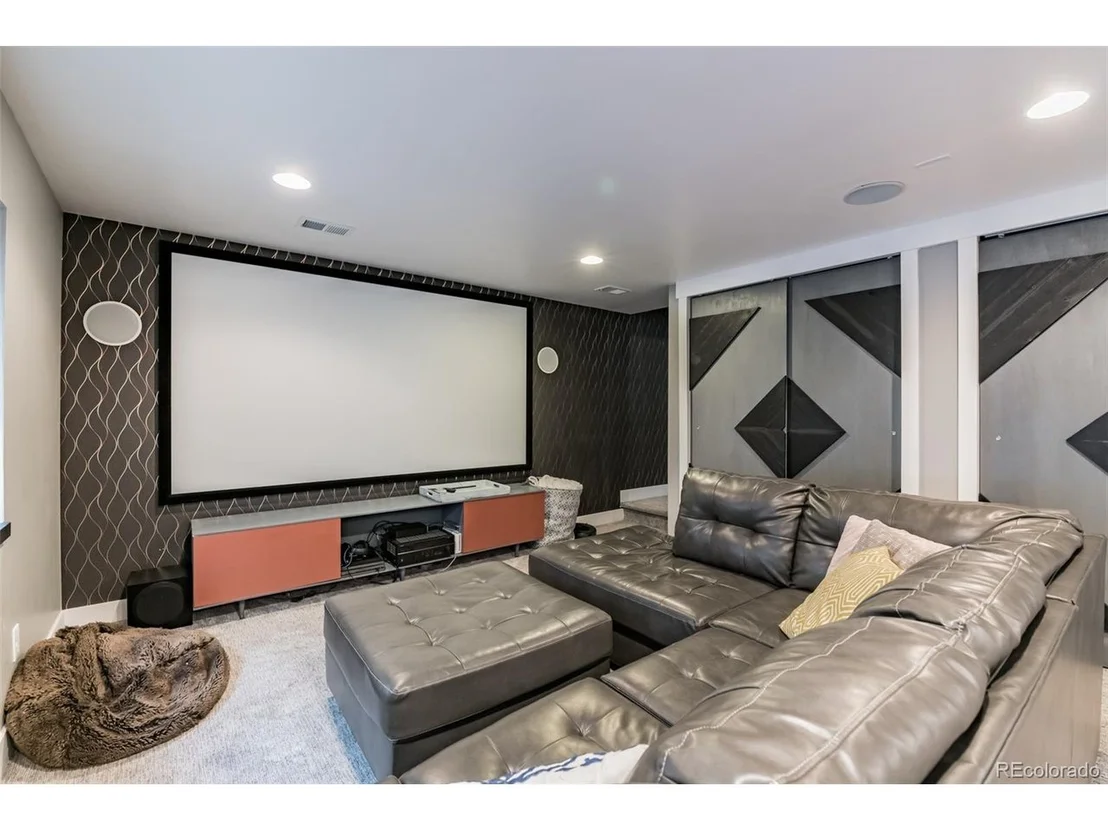 Photo of 111 10th St