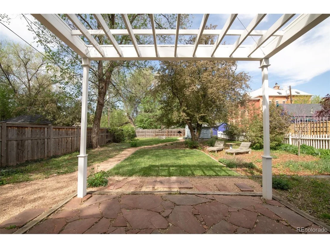 Photo of 539 Baker St