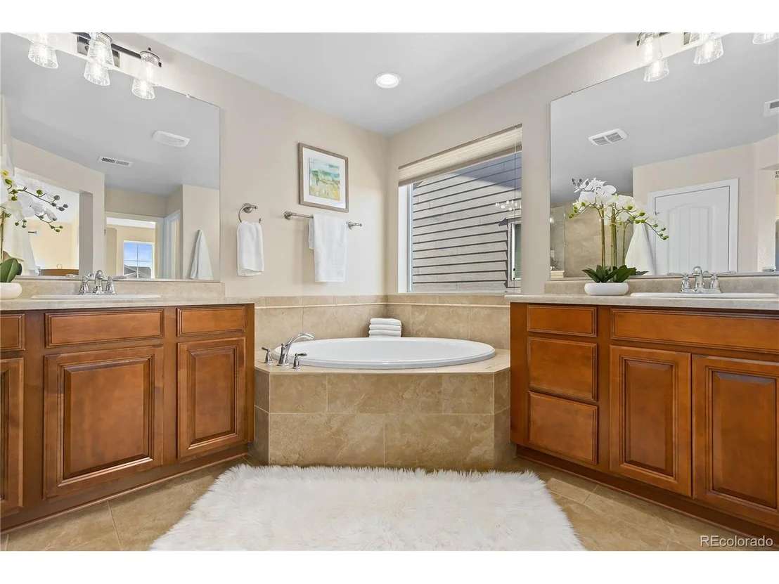 Photo of 381 Rainbow Ln