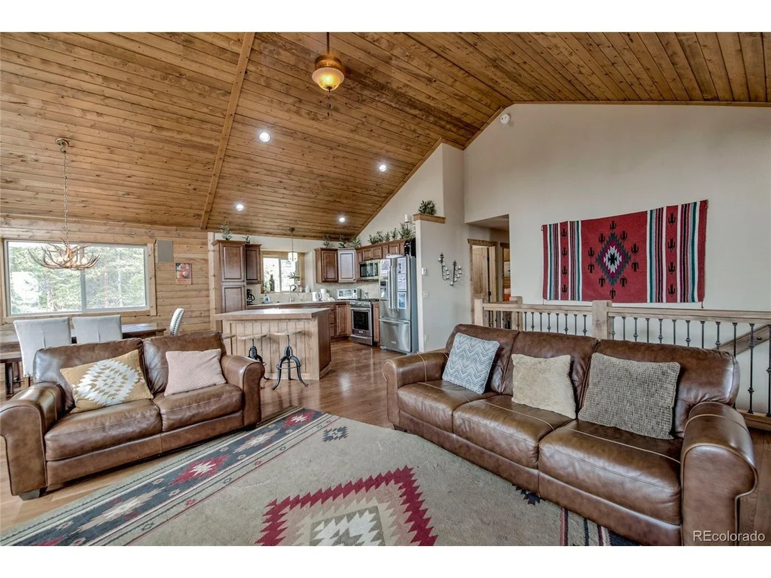 Photo of 790 Mountain View Dr