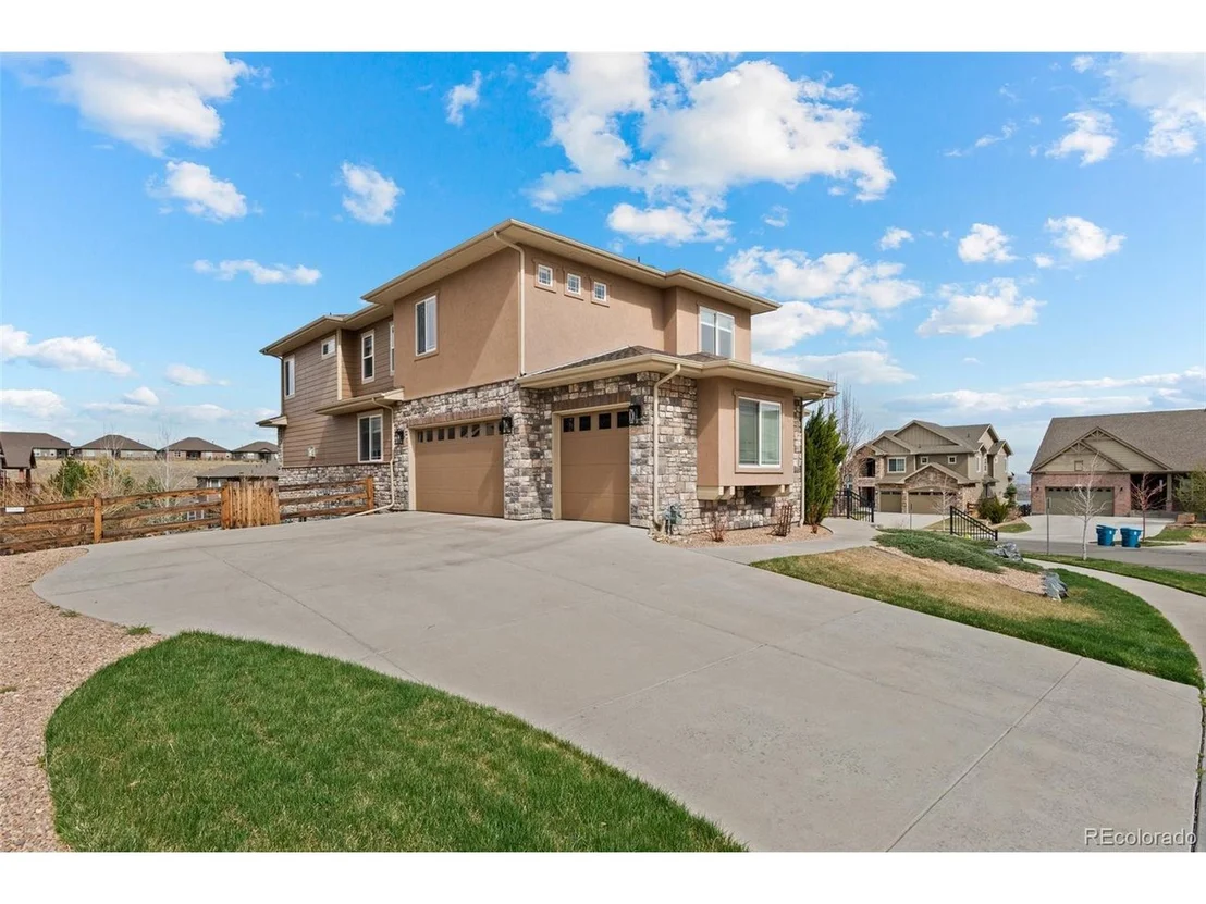 Photo of 8487 Rogers Loop