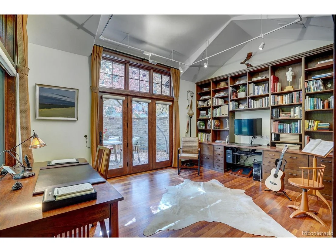 Photo of 25751 Village Cir