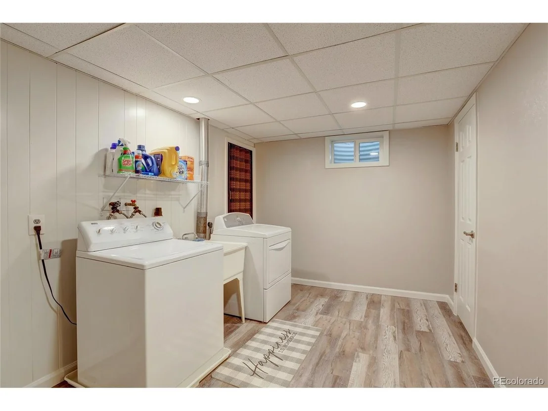 Photo of 6552 Iris St