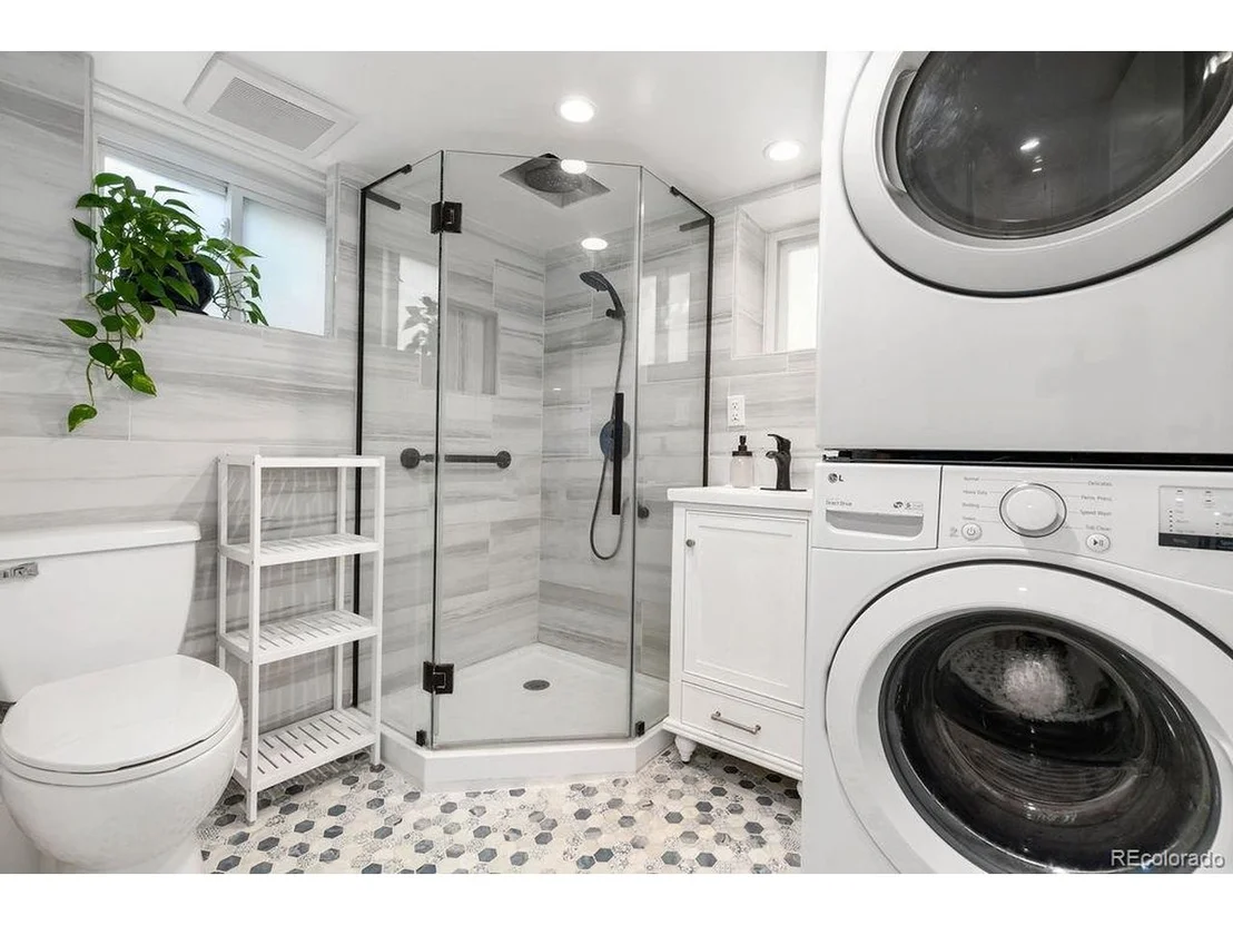 Photo of 3036 W 40th Ave