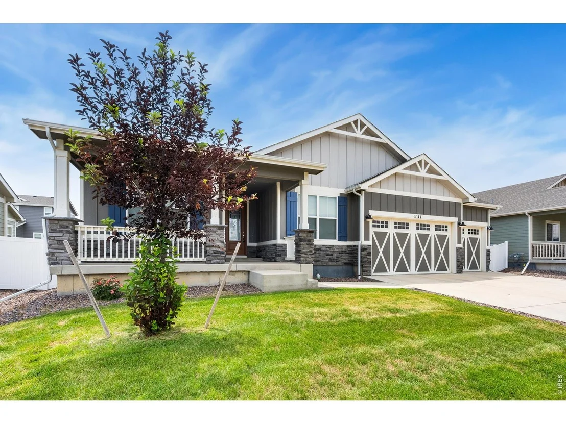 Photo of 1141 E Ibex Dr