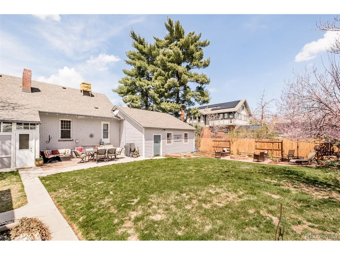 Photo of 2556 Eudora St