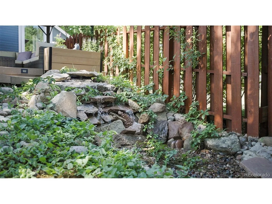 Photo of 6820 Twin Lakes Rd