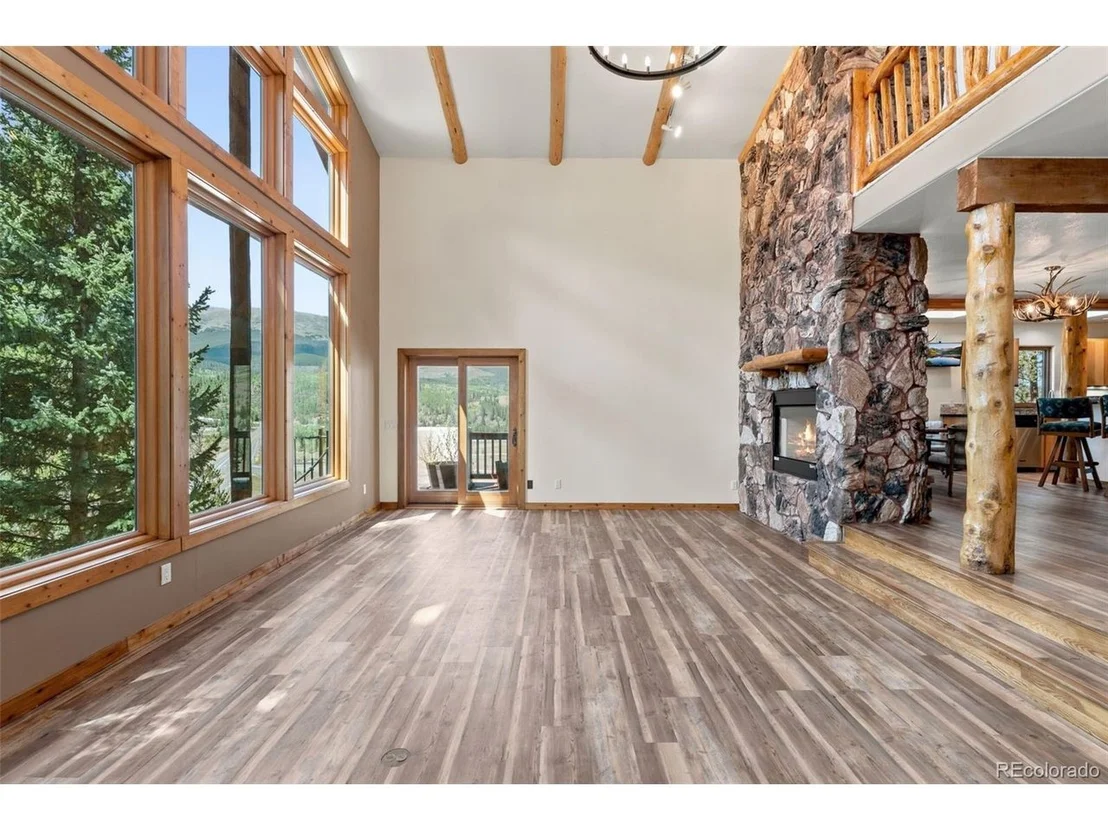 Photo of 231 Fairview Blvd