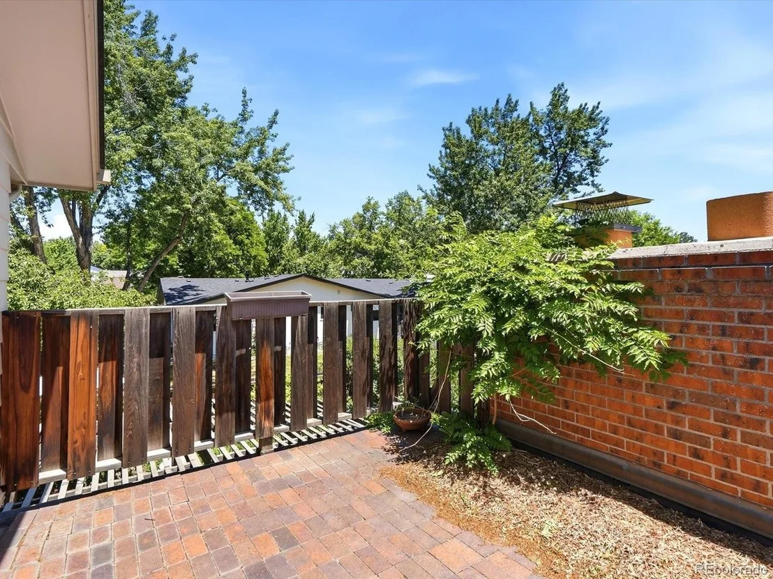 Photo of 6995 Queen Cir