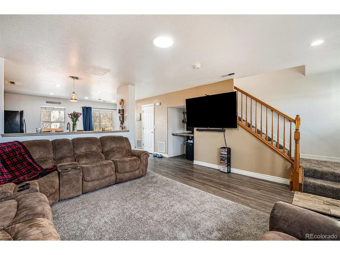 Photo of 819 Willow Dr