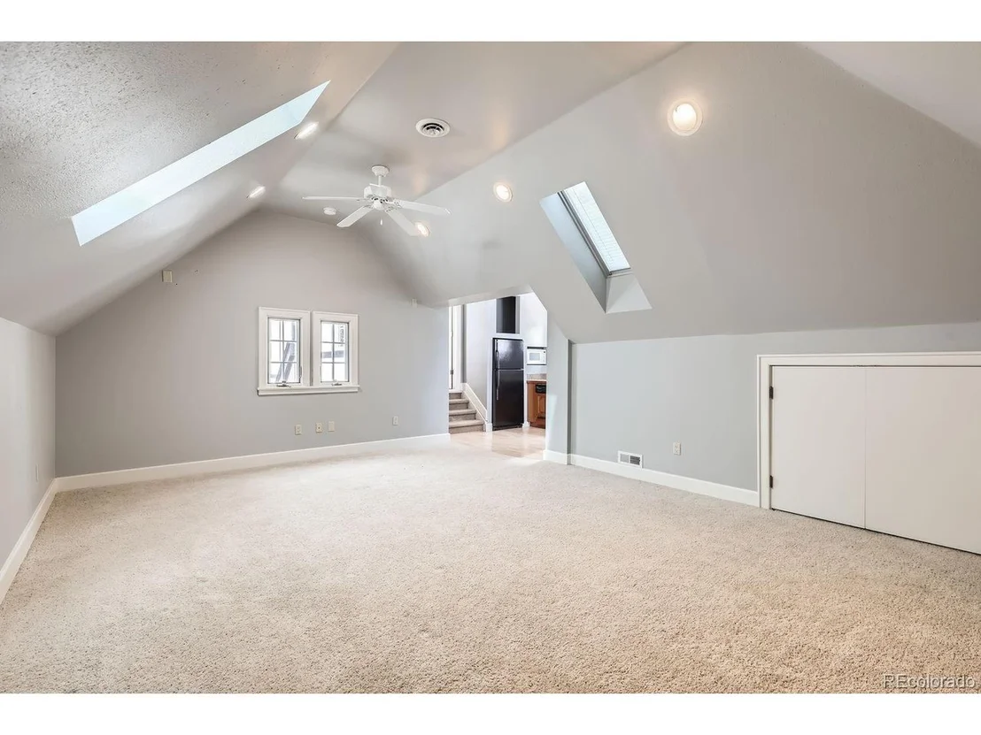 Photo of 1650 Locust St
