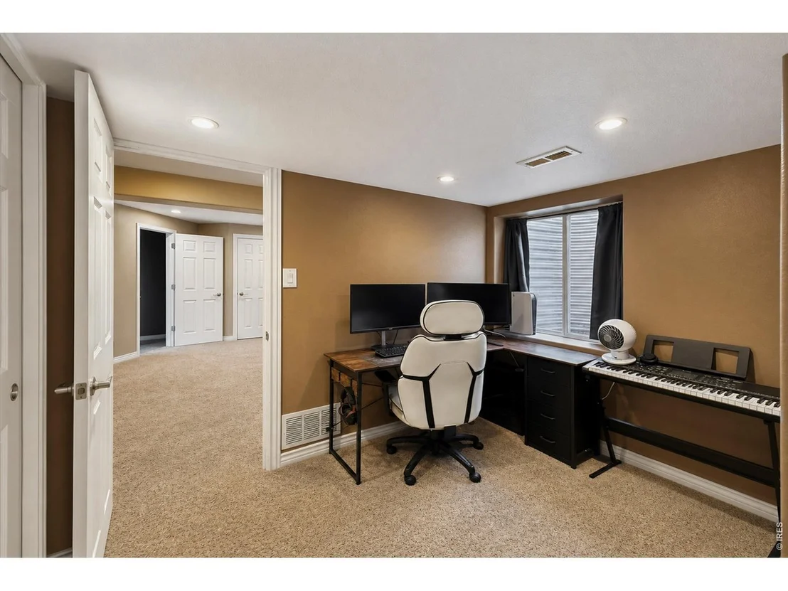 Photo of 5472 Fox Run Blvd