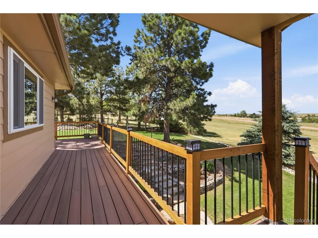 Photo of 607 Meadow Station Cir