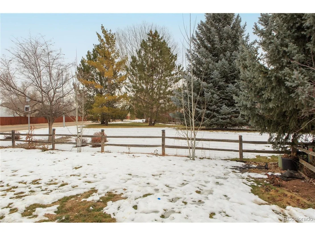 Photo of 1297 Fall River Cir