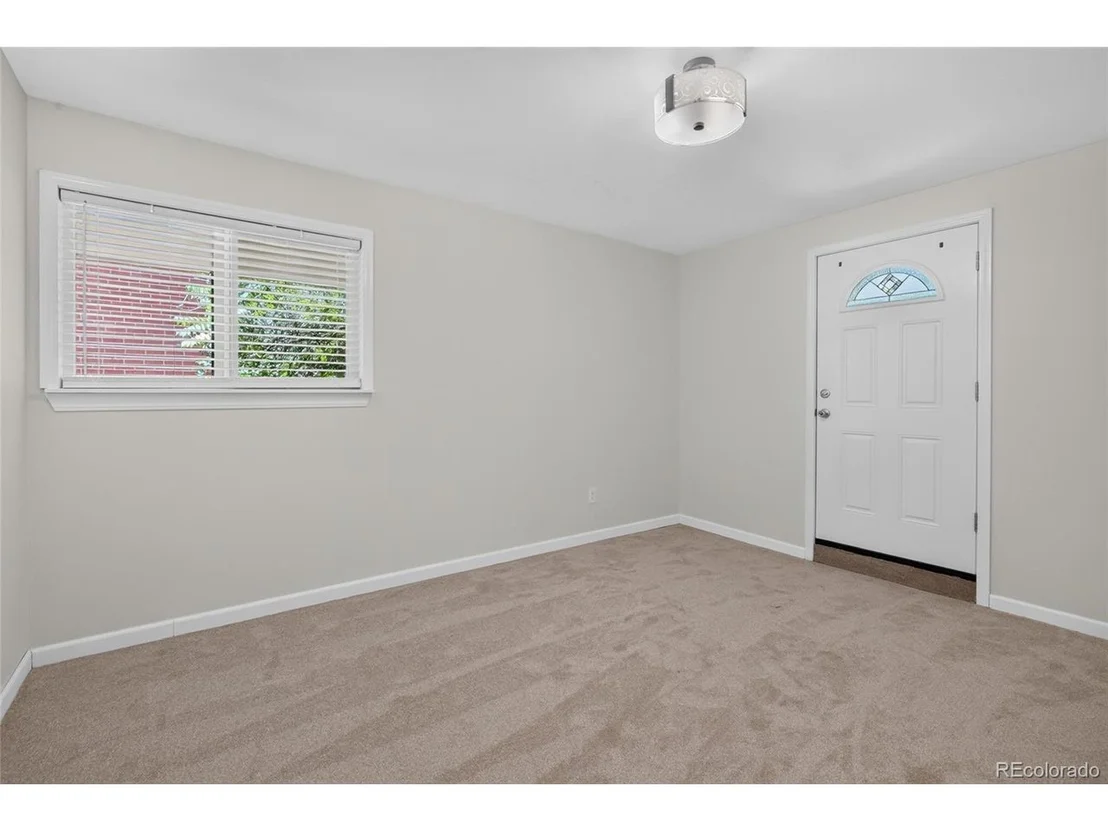 Photo of 7981 Robin Ln