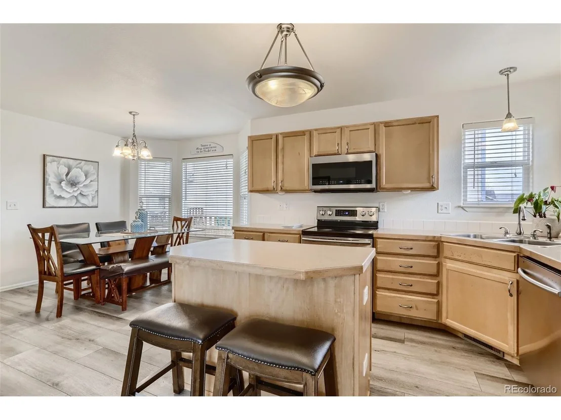 Photo of 252 Firestone Cir