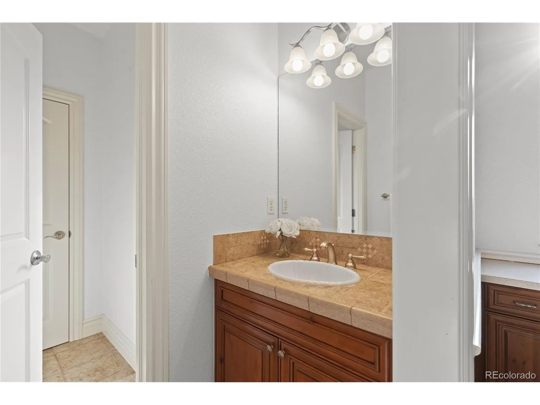 Photo of 8737 Ridgepoint Dr