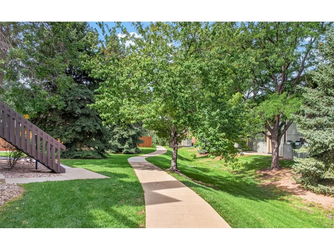 Photo of 6217 Willow Ln