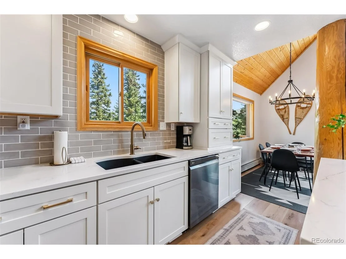 Photo of 1375 Roberts Rd