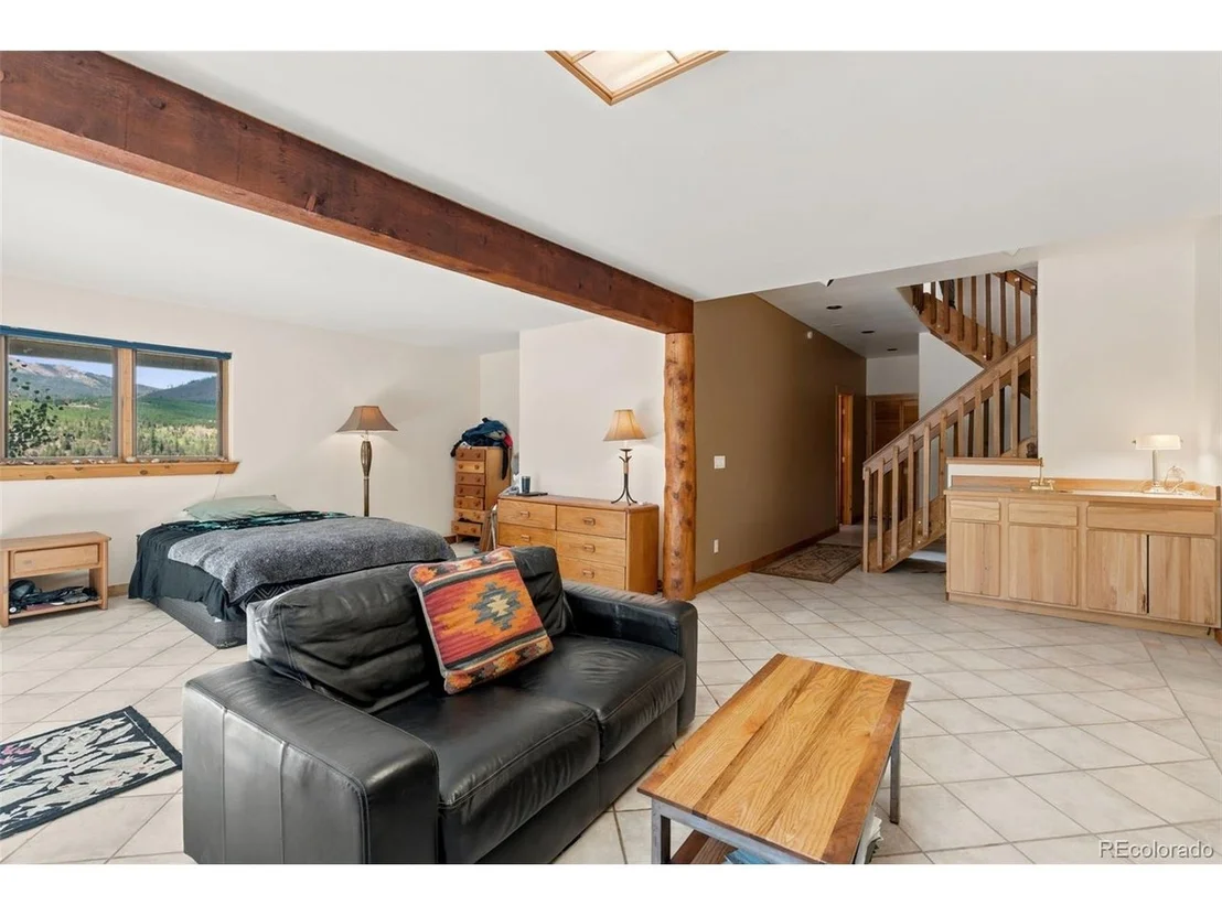 Photo of 231 Fairview Blvd