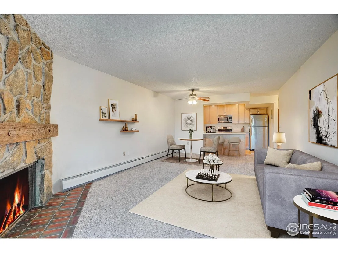 Photo of Unit 303 at 3150 Iris Ave