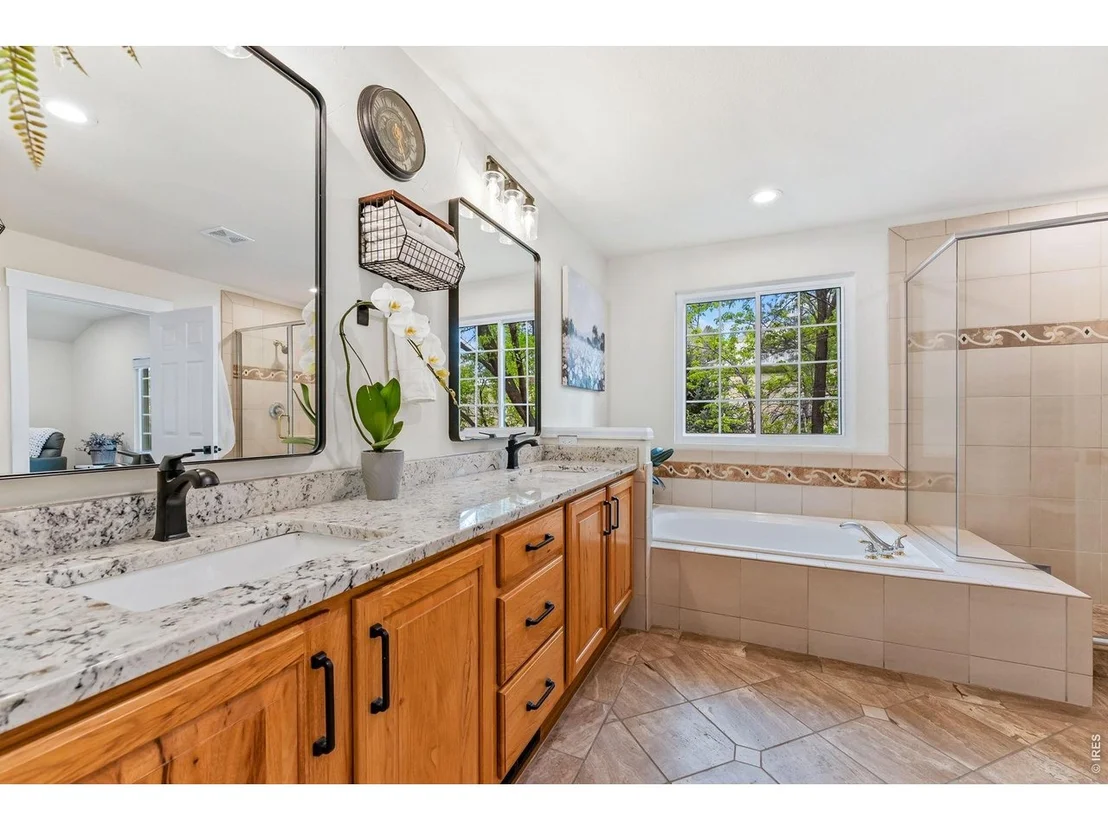 Photo of 2037 River West Dr
