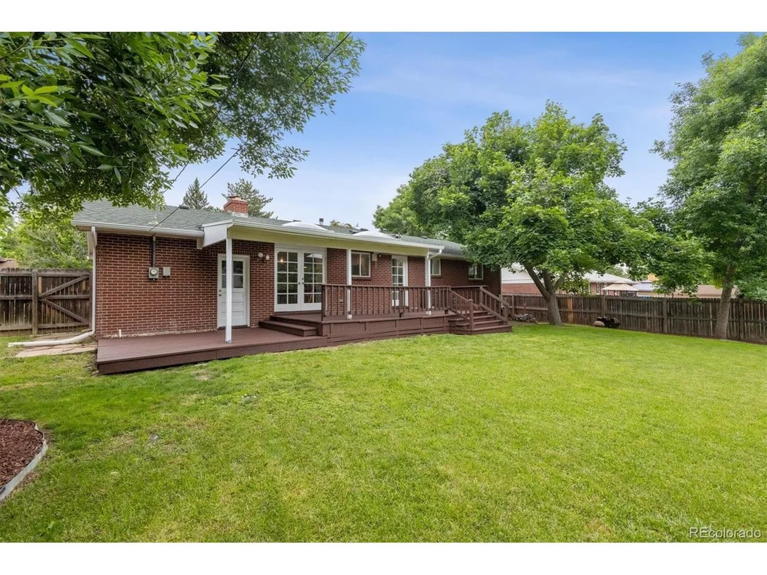 Photo of 1065 Hemlock Way