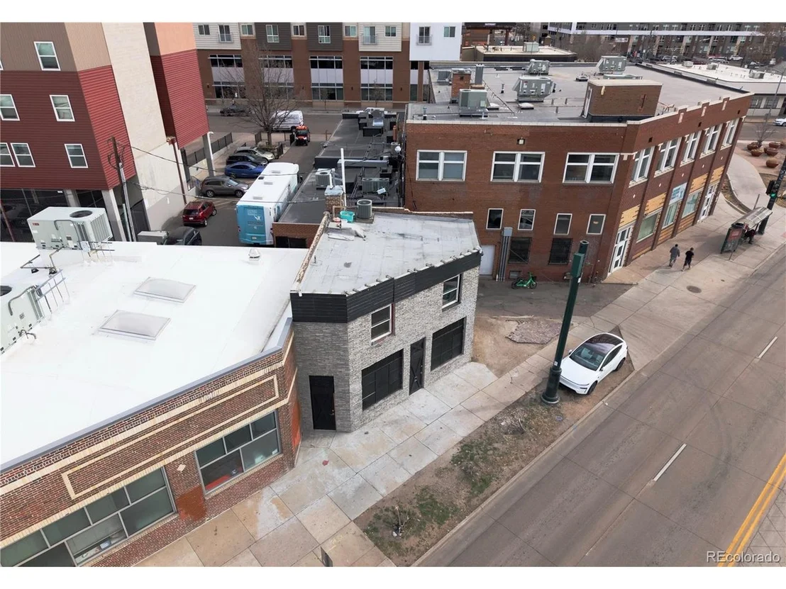 Photo of 2120 N Broadway