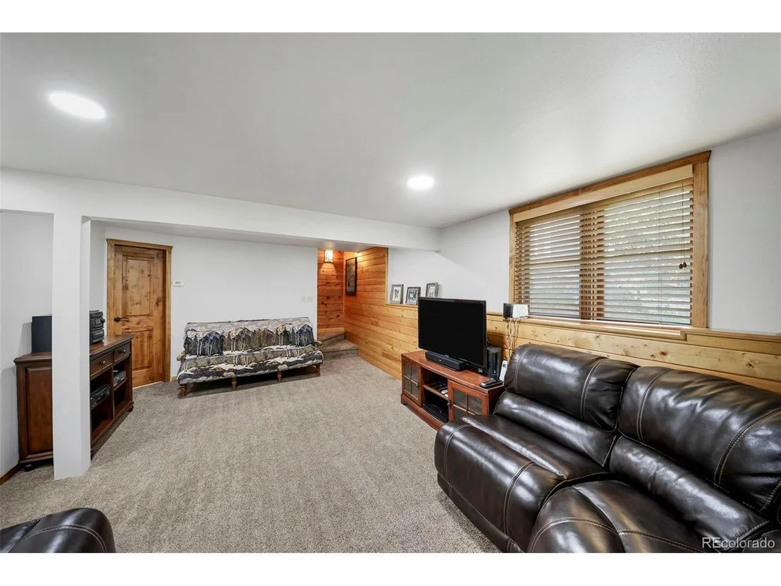 Photo of 734 Aspen Pl