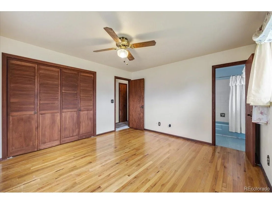 Photo of 3933 Viewpoint Way