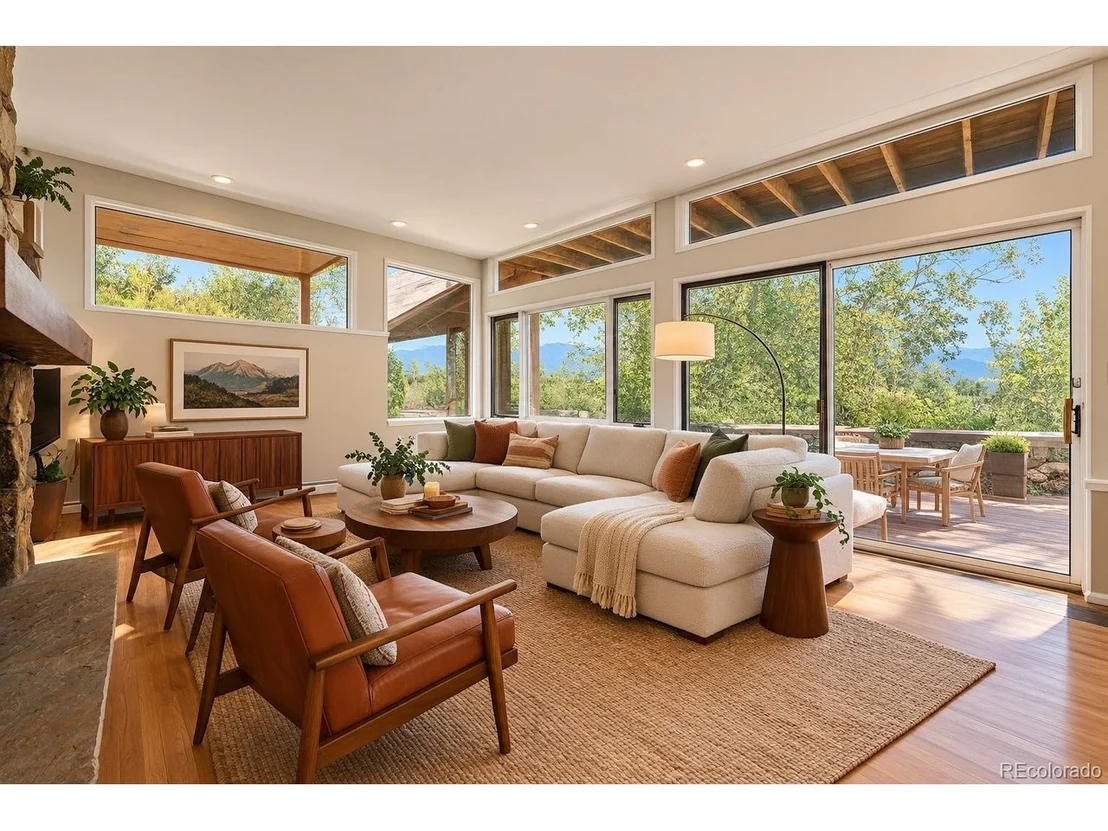 Photo of 560 Valley Rd