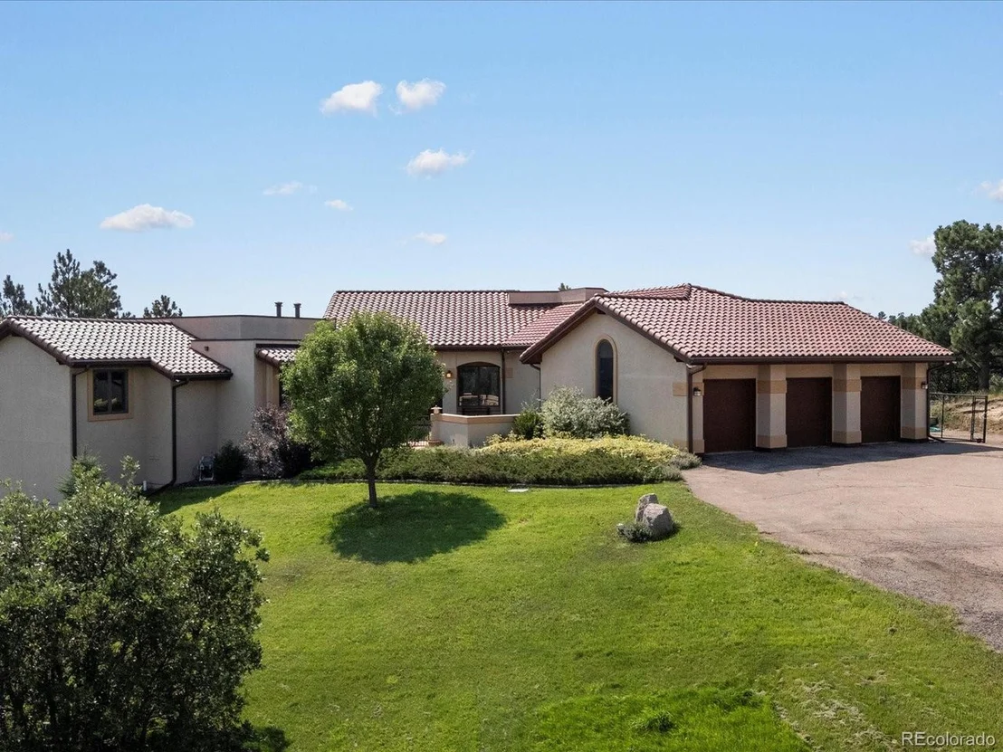 Photo of 1611 Castle Pointe Dr