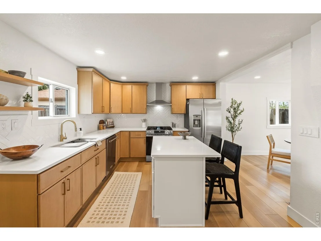 Photo of 104 Oak St