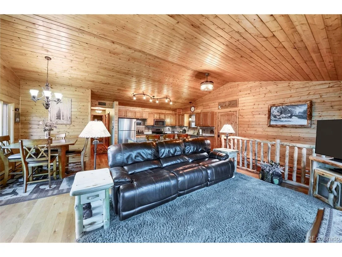 Photo of 734 Aspen Pl