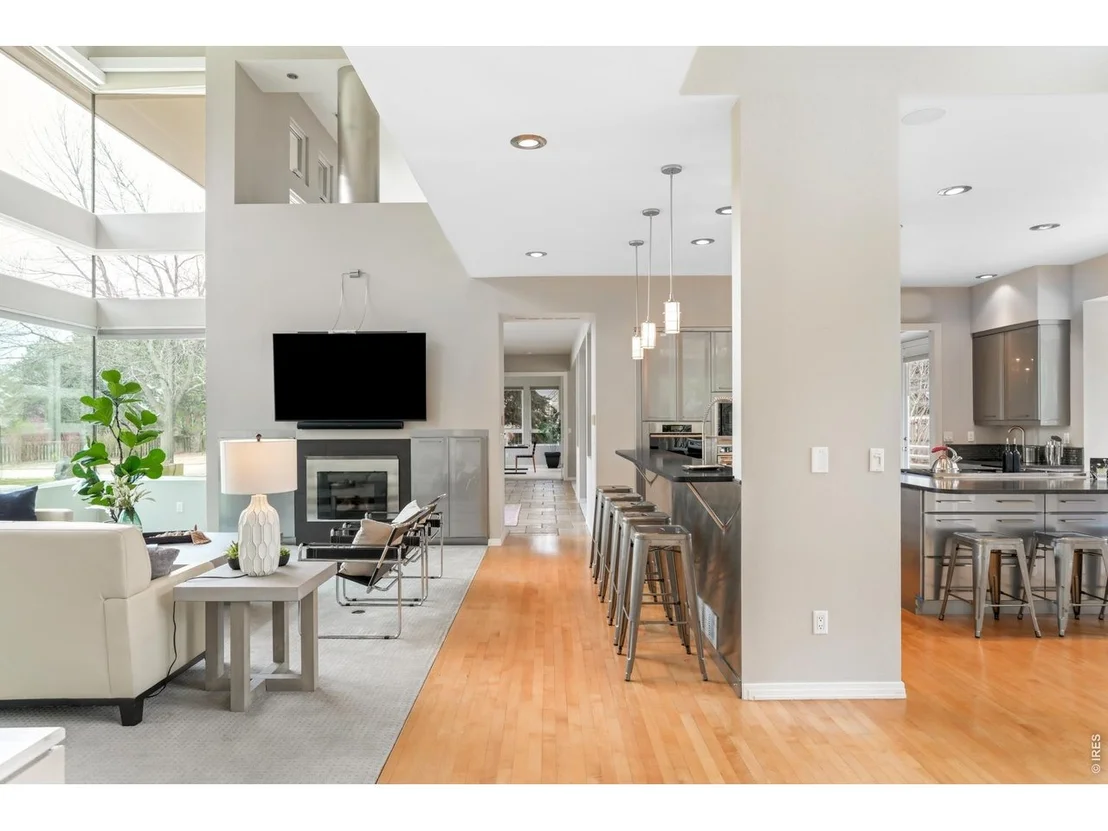 Photo of 2541 Tamarack Ave
