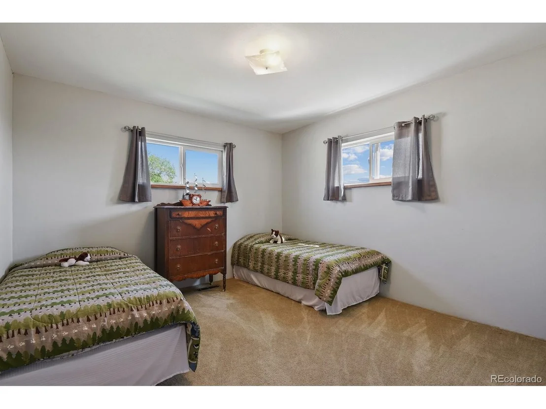 Photo of 332 Lilac Cir