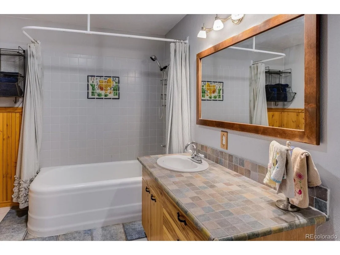 Photo of 11017 Circle Dr