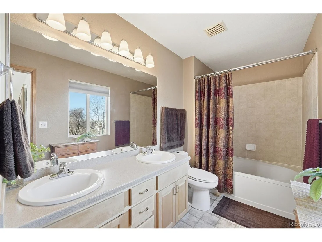 Photo of 5860 Canyon Cir