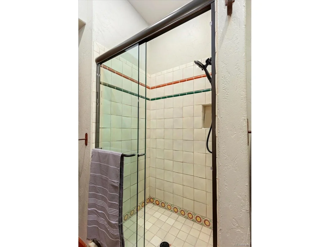 Photo of 40 Bear Ridge Rd