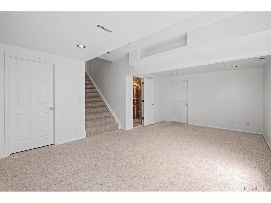Photo of 6846 Edgewood Way
