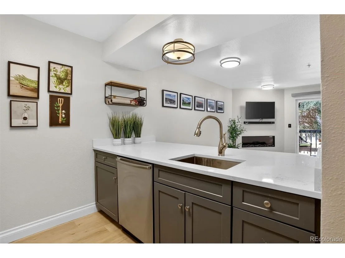 Photo of Unit 218 at 2727 Folsom St
