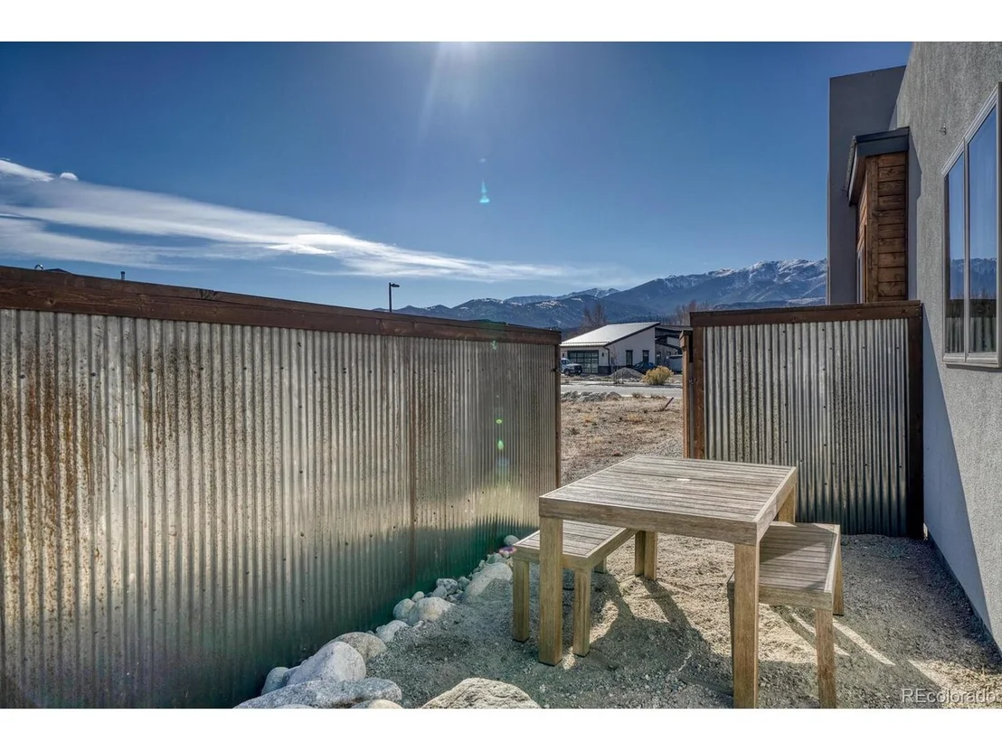 Photo of 330 Two Rivers Rd