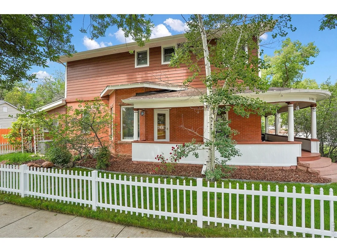Photo of 1401 3rd Ave