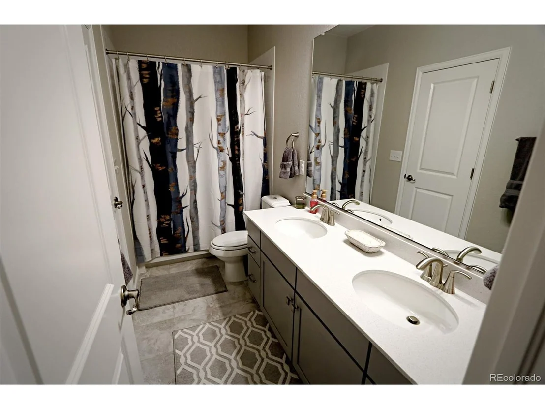 Photo of 8284 Superior Cir