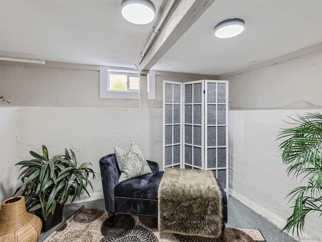 Photo of 4855 King St