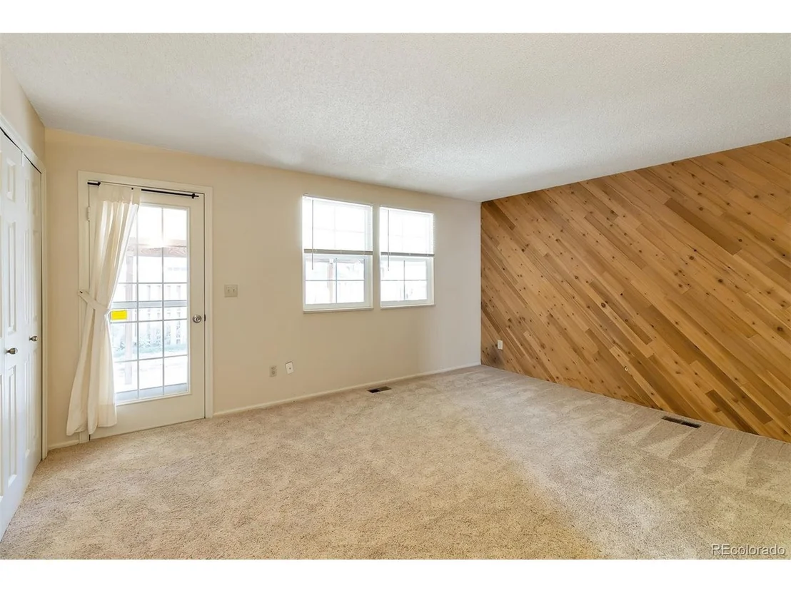 Photo of 8285 Iris Ct