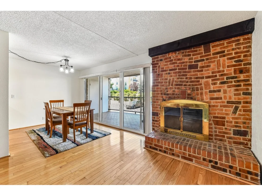 Photo of Unit 262 at 805 29th St