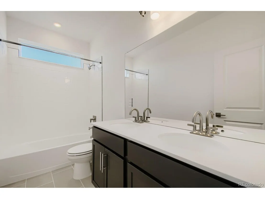 Photo of 46426 Heritage Ave