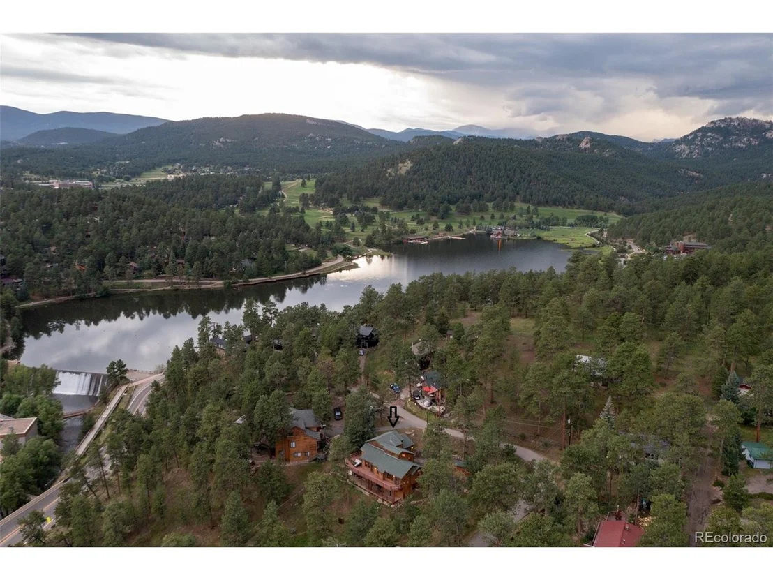 Photo of 28384 Kinnikinnick Rd