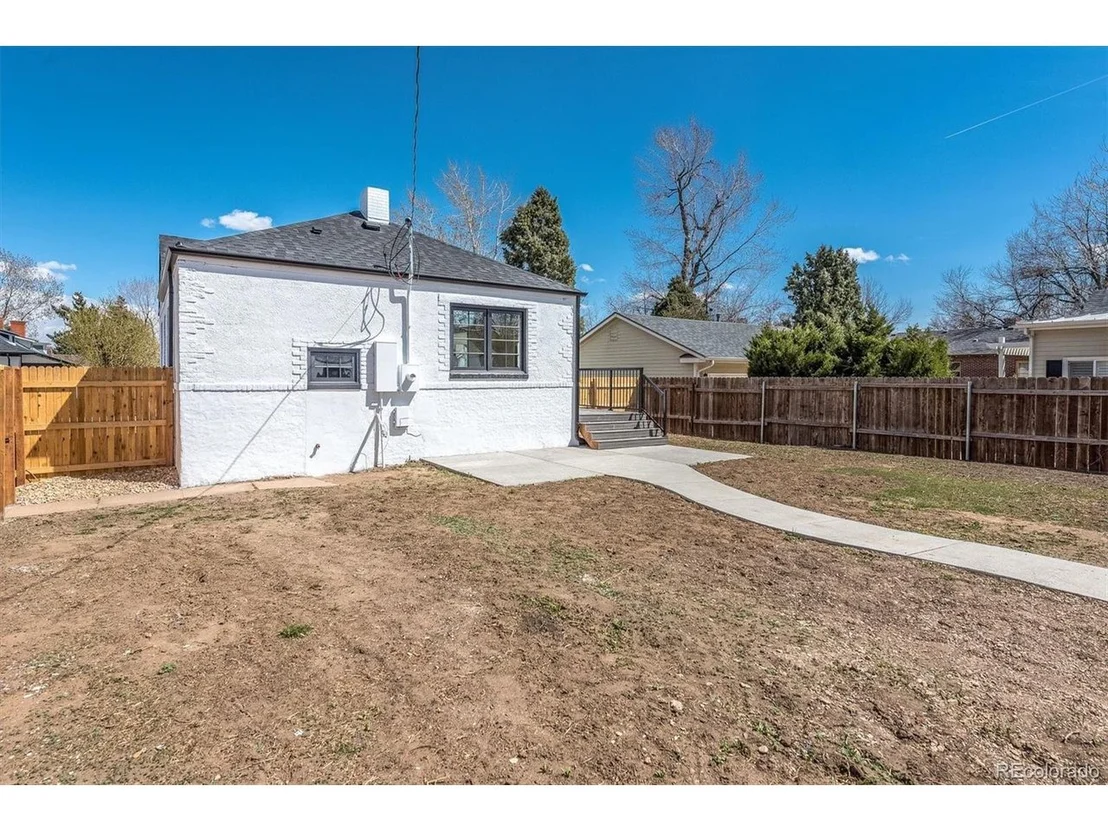 Photo of 3343 Lowell Blvd